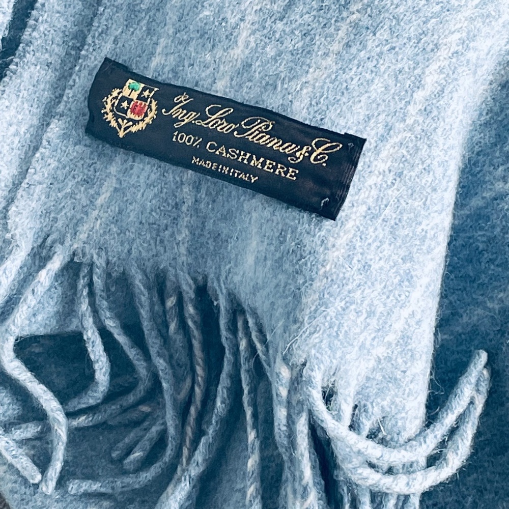 Loro Piana Bluish GREY Fringe Pure Cashmere Wide Scarf NWT 13x 68 white stripe - Picture 3 of 3